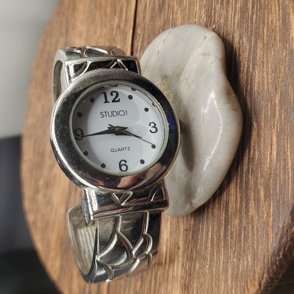 B2515 studio time rare collectible watch needs batteries‎ vintage cuff band tort